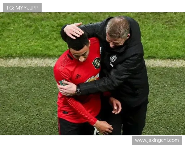 副手转正之路揭秘足球明星背后的故事与挑战 副手转正之路揭秘足球明星背后的故事与挑战