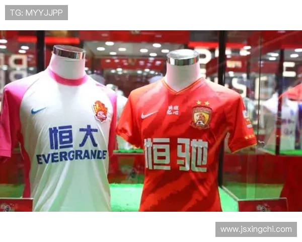 广州足球队灵活性引发热议球迷对战术调整的看法与期待