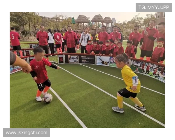 足球明星日常拍照软件助力记录精彩瞬间与生活点滴